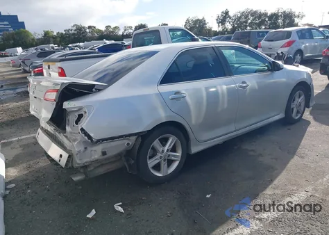 2013 Toyota Camry Se z USA, uszkodzony, nr VIN 4T1BF1FK6DU266414